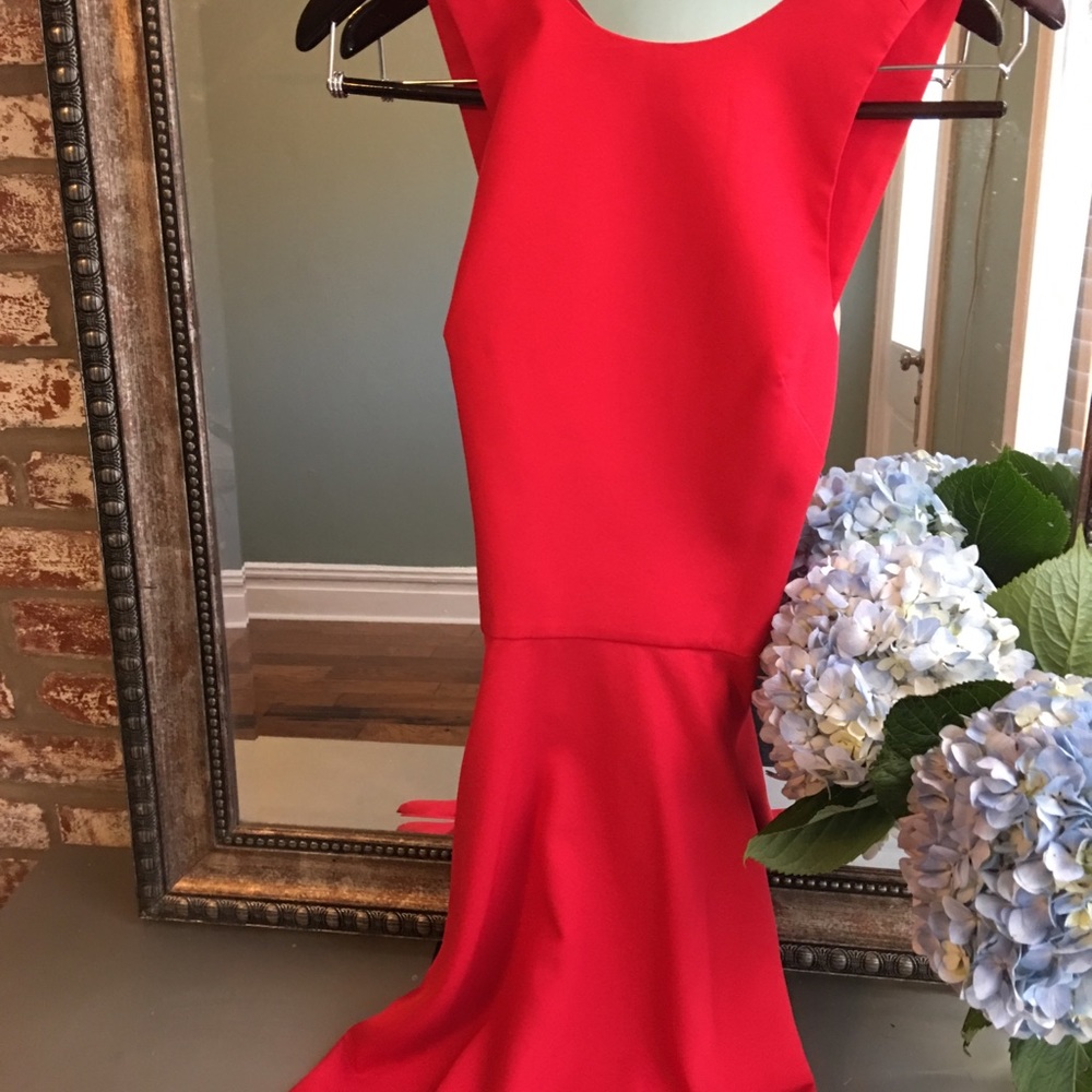 Red Naven dress size small